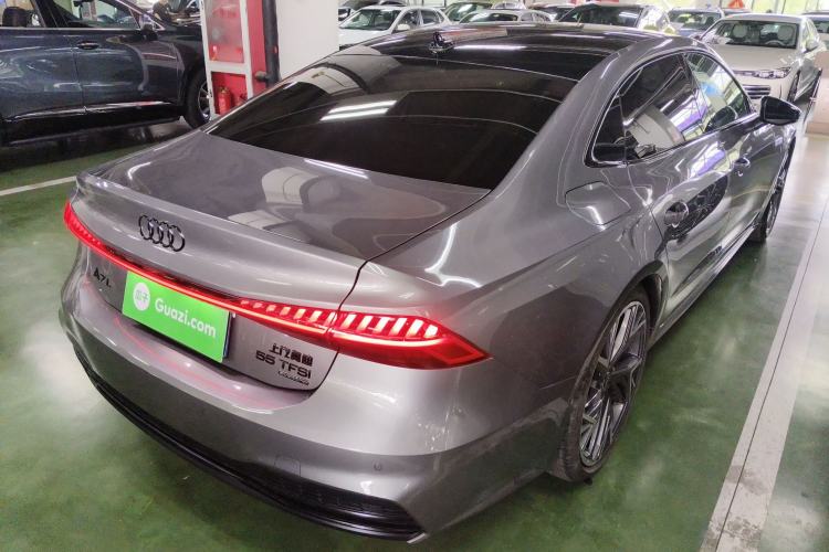 Used Audi A7L 2022 55 TFSI quattro S-line Zhiyuan Edition Obsidian Black Package Rear Right 45 Deg