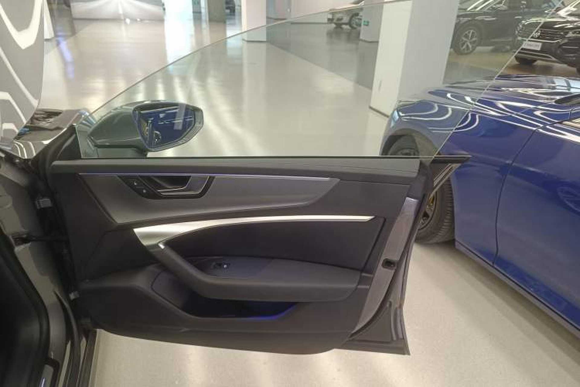 Used Audi A7L 2022 45 TFSI quattro S-line Visionary Crystal Package Right Front Door Interior