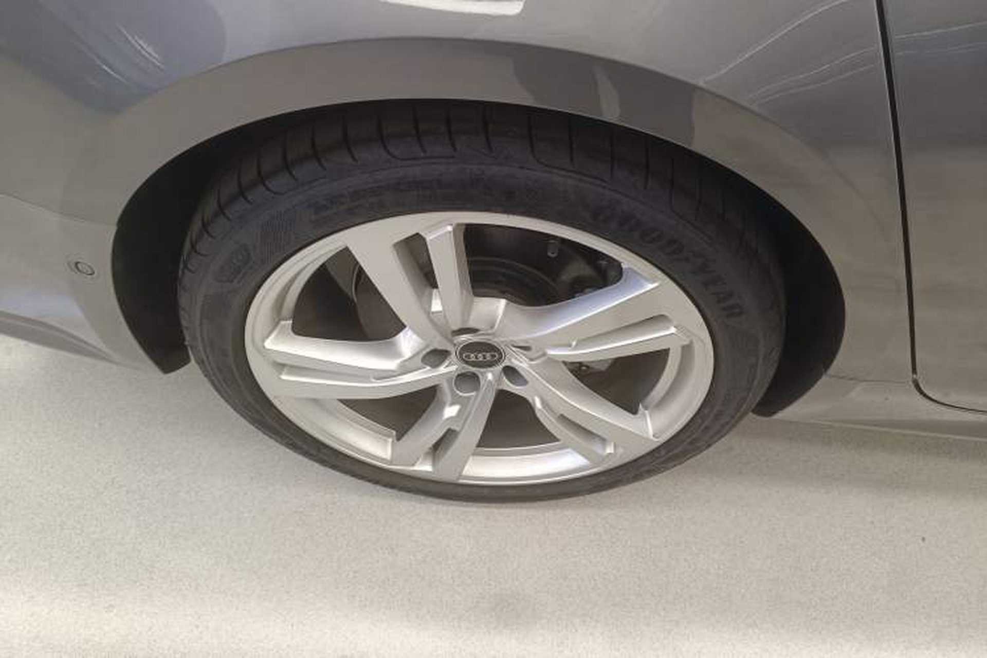 Used Audi A7L 2022 45 TFSI quattro S-line Visionary Crystal Package Right Rear Wheel Hub