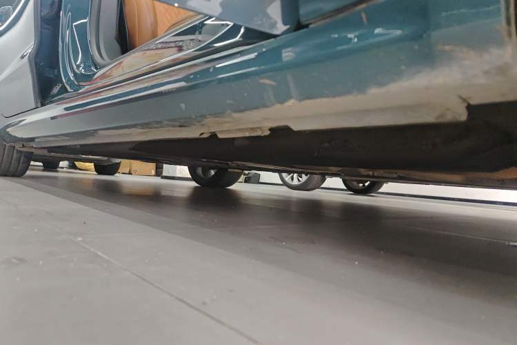 Used Audi A7L 2022 55 TFSI quattro S-line Edition One First Edition Right Side Sill