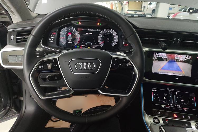Used Audi A7L 2022 45 TFSI S-line Dream-Building Edition Steering Wheel