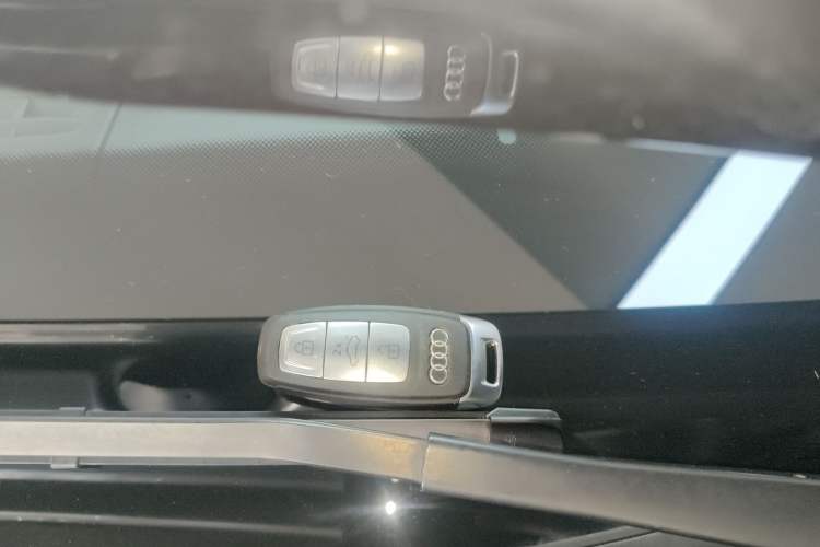 Used Audi A7L 2022 45 TFSI quattro S-line Wind Rider Vehicle Key