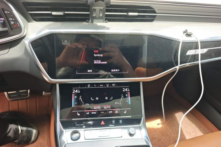 Used Audi A7L 2022 55 TFSI quattro S-line Edition One First Edition Audio And AC Panel