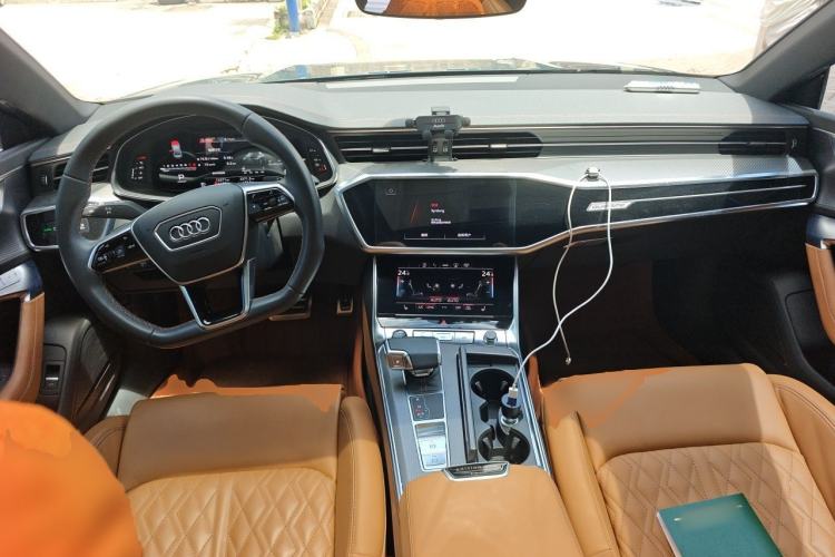 Used Audi A7L 2022 55 TFSI quattro S-line Edition One First Edition Center Console
