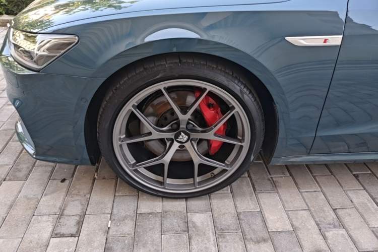 Used Audi A7L 2022 55 TFSI quattro S-line Edition One First Edition Left Front Wheel Hub
