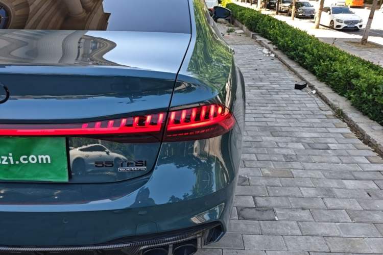 Used Audi A7L 2022 55 TFSI quattro S-line Edition One First Edition Right Rear Taillight