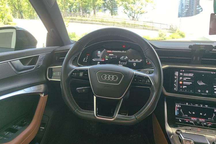 Used Audi A7L 2022 55 TFSI quattro S-line Edition One First Edition Steering Wheel