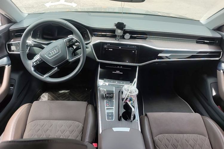 Used Audi A7L 2022 45 TFSI quattro S-line Paladin Center Console