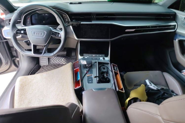 Used Audi A7L 2022 45 TFSI quattro S-line Wind Rider Center Console
