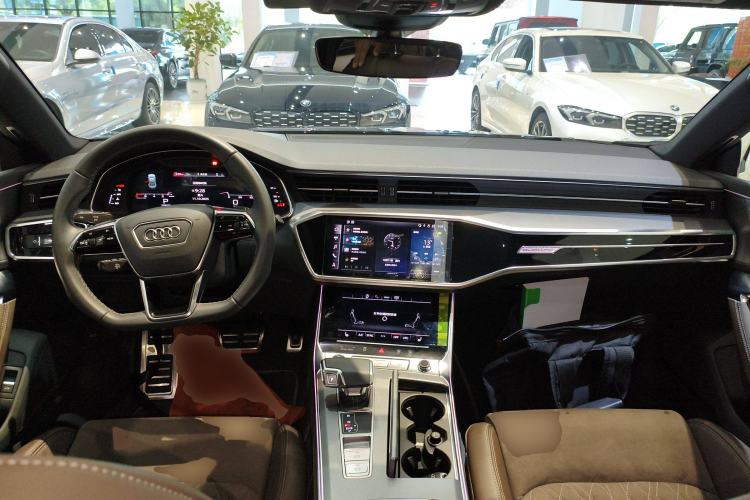 Used Audi A7L 2022 45 TFSI quattro S-line Wind Rider Center Console