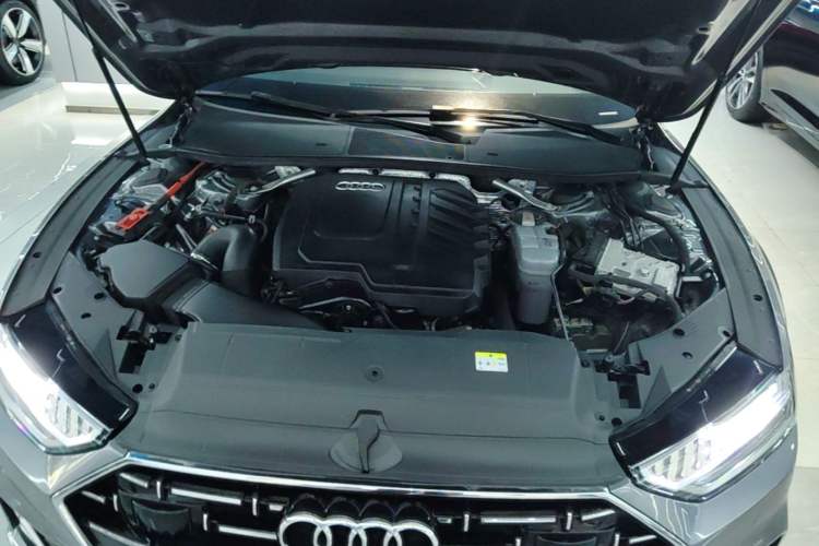 Used Audi A7L 2022 45 TFSI S-line Dream-Building Edition Engine Bay