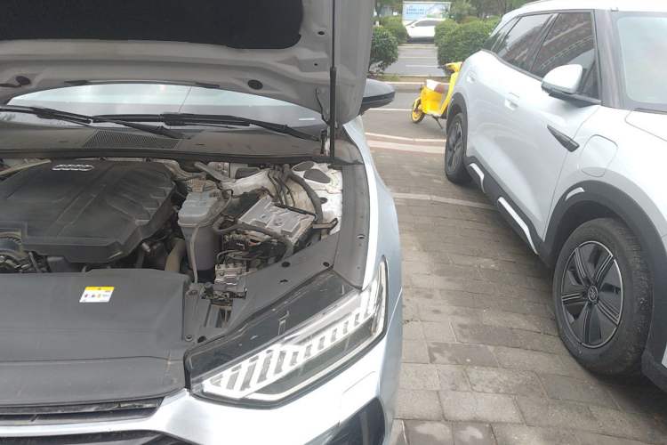 Used Audi A7L 2022 45 TFSI quattro S-line Visionary Crystal Package Engine Bay Left
