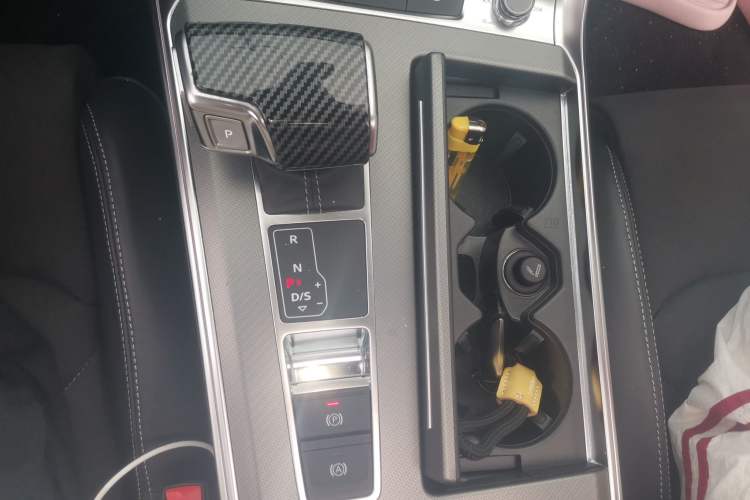 Used Audi A7L 2022 45 TFSI S-line Dream-Building Crystal Flow Package Gear Lever