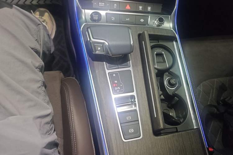 Used Audi A7L 2022 45 TFSI quattro S-line Paladin Gear Lever