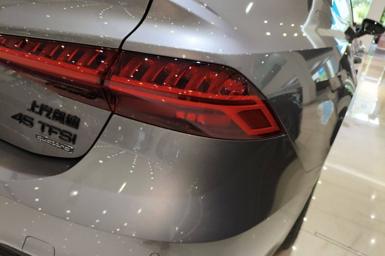 Used Audi A7L 2022 45 TFSI quattro S-line Wind Rider Right Rear Taillight