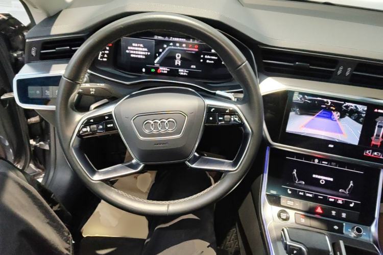 Used Audi A7L 2022 45 TFSI S-line Dream-Building Edition Steering Wheel