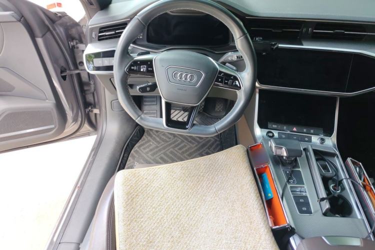 Used Audi A7L 2022 45 TFSI quattro S-line Wind Rider Steering Wheel