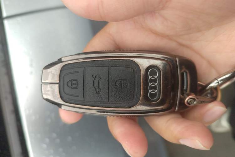 Used Audi A7L 2022 45 TFSI quattro S-line Visionary Crystal Package Vehicle Key