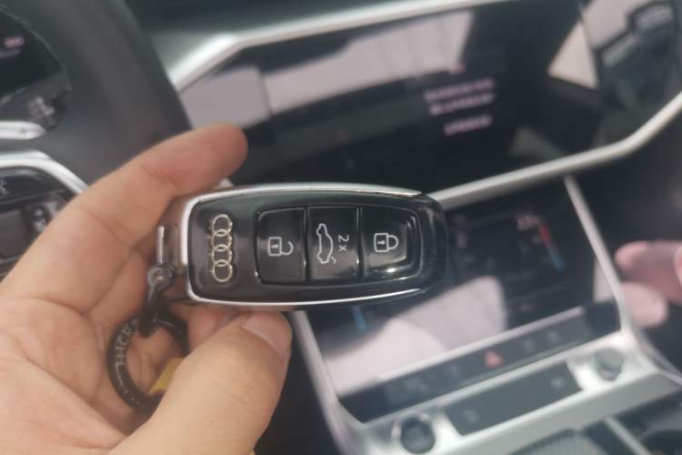 Used Audi A7L 2022 45 TFSI S-line Dream-Building Crystal Flow Package Vehicle Key