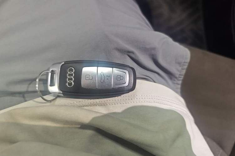 Used Audi A7L 2022 45 TFSI quattro S-line Paladin Vehicle Key