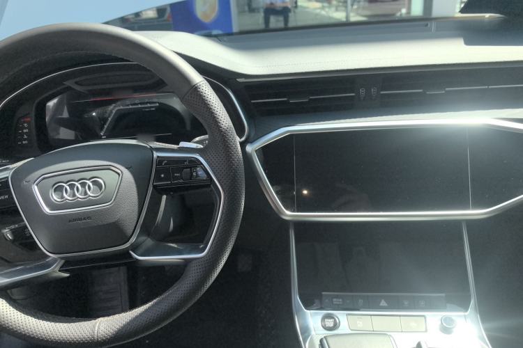 Used Audi A7L 2022 45 TFSI S-line Dream-Chasing Youth Edition Center Console