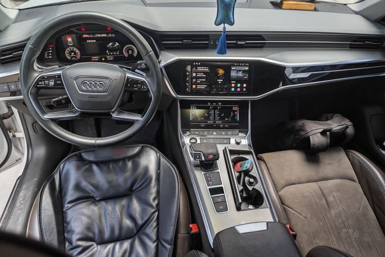 Used Audi A7L 2022 45 TFSI S-line Dream-Building Edition Center Console
