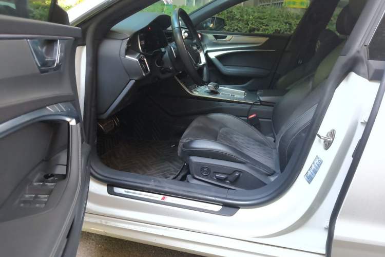 Used Audi A7L 2022 45 TFSI quattro S-line Visionary Edition Obsidian Black Package Driver Seat