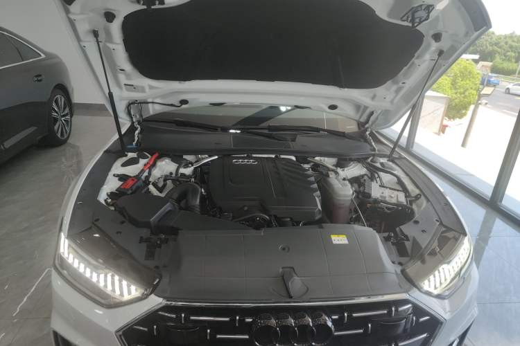 Used Audi A7L 2022 45 TFSI S-line Dream-Building Crystal Flow Package Engine Bay