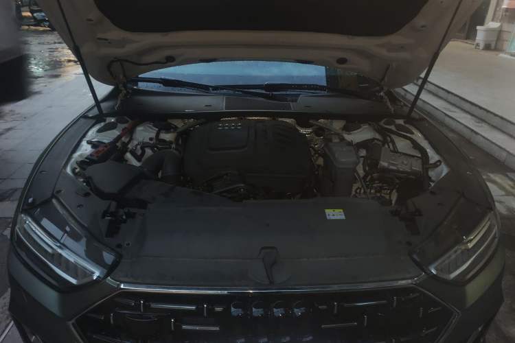 Used Audi A7L 2022 45 TFSI S-line Dream-Chasing Youth Edition Engine Bay