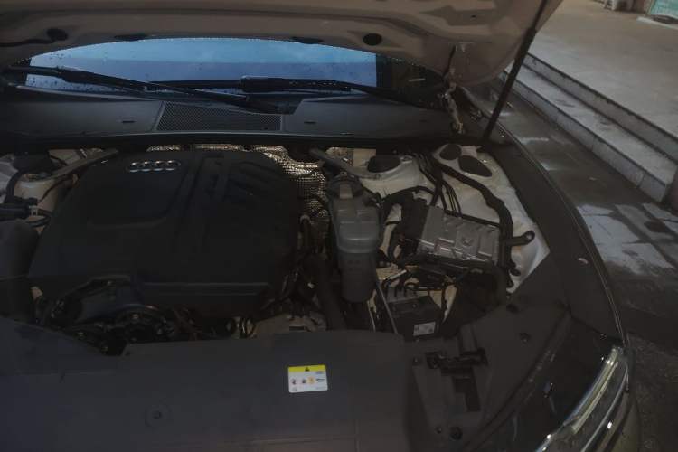 Used Audi A7L 2022 45 TFSI S-line Dream-Chasing Youth Edition Engine Bay Left