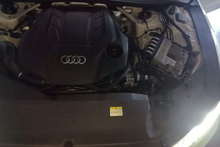 Used Audi A7L 2022 55 TFSI quattro S-line Zhiyuan Edition Obsidian Black Package Engine Bay Left