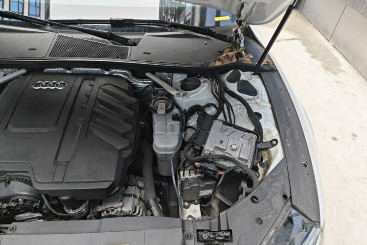 Used Audi A7L 2022 45 TFSI S-line Dream-Building Edition Engine Bay Left