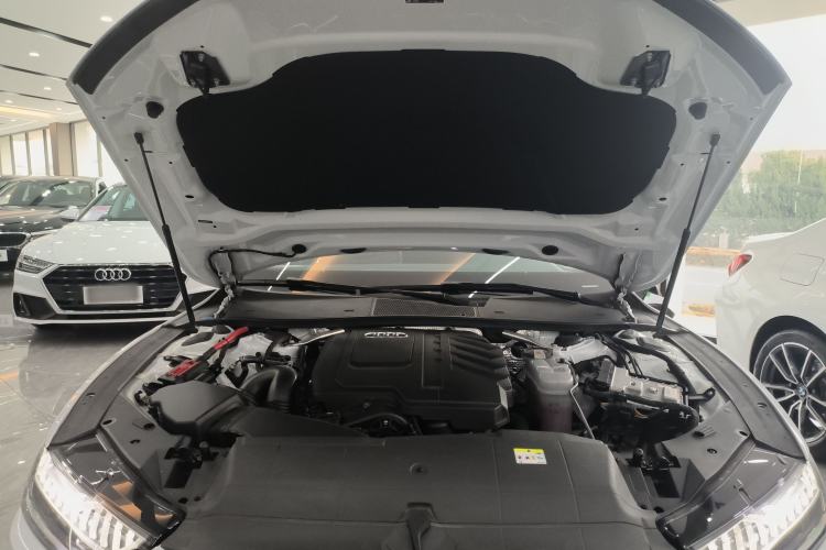 Used Audi A7L 2022 45 TFSI S-line Dream-Building Crystal Flow Package Engine Bay