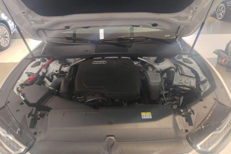 Used Audi A7L 2022 45 TFSI quattro S-line Visionary Crystal Package Engine Bay