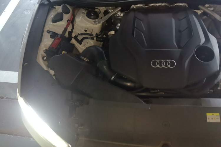 Used Audi A7L 2022 55 TFSI quattro S-line Zhiyuan Edition Obsidian Black Package Engine Bay Right