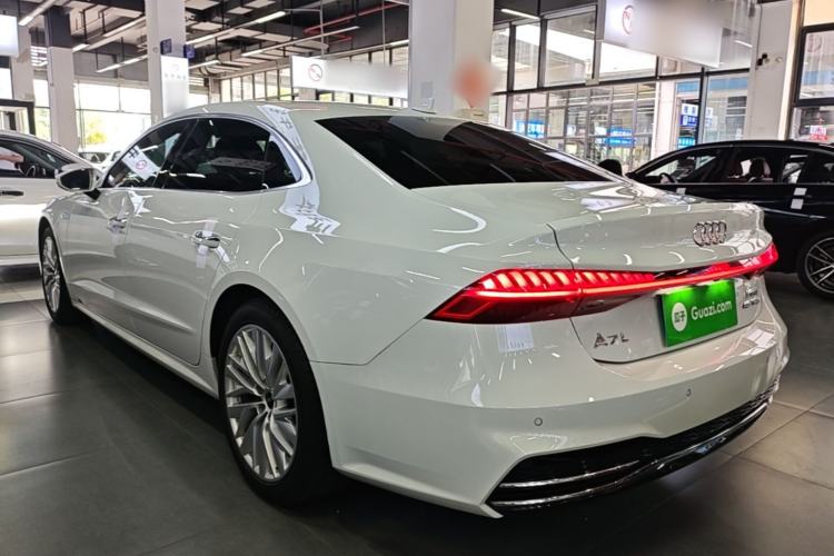 Used Audi A7L 2022 45 TFSI S-line Dream-Building Crystal Flow Package Exterior 2
