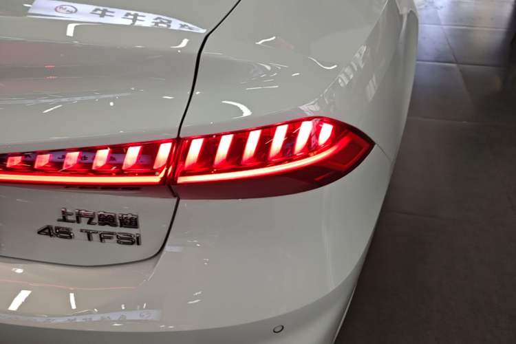 Used Audi A7L 2022 45 TFSI S-line Dream-Building Crystal Flow Package Exterior 3