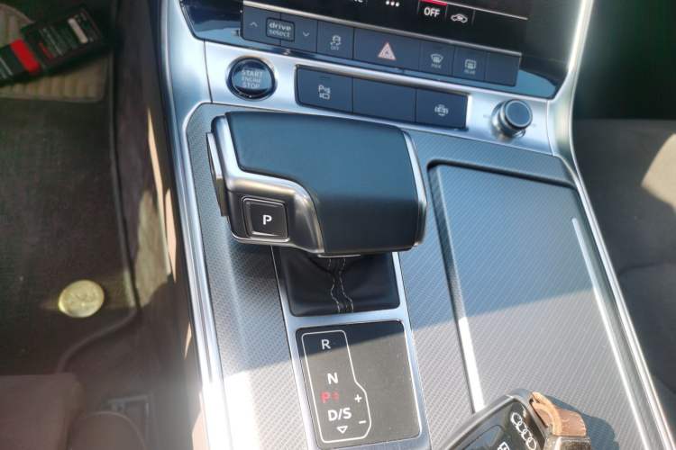 Used Audi A7L 2022 45 TFSI S-line Dream-Building Edition Gear Lever