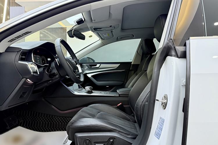 Used Audi A7L 2022 45 TFSI S-line Dream-Building Crystal Flow Package Interior 2