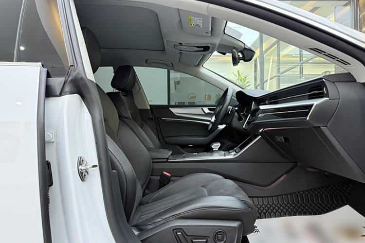 Used Audi A7L 2022 45 TFSI S-line Dream-Building Crystal Flow Package Interior 5