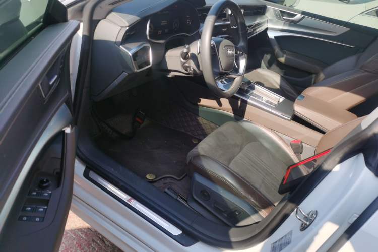 Used Audi A7L 2022 45 TFSI S-line Dream-Building Edition Left Front Seat