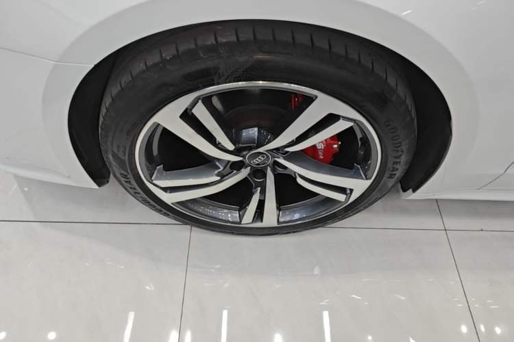 Used Audi A7L 2022 45 TFSI S-line Dream-Building Edition Left Front Wheel Hub