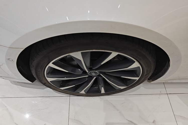 Used Audi A7L 2022 45 TFSI quattro S-line Paladin Left Front Wheel Hub