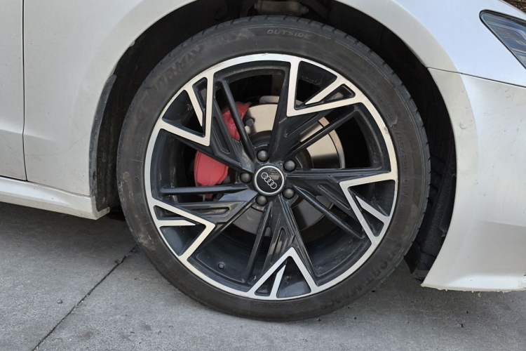 Used Audi A7L 2022 45 TFSI quattro S-line Wind Rider Right Front Wheel Hub