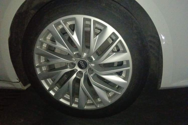 Used Audi A7L 2022 45 TFSI S-line Dream-Building Edition Right Front Wheel Hub