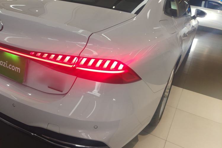 Used Audi A7L 2022 45 TFSI quattro S-line Visionary Crystal Package Right Rear Taillight