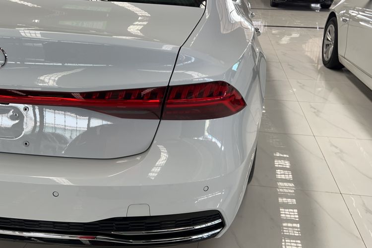 Used Audi A7L 2022 45 TFSI S-line Dream-Building Crystal Flow Package Right Rear Taillight