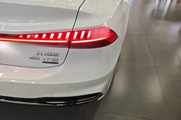 Used Audi A7L 2022 45 TFSI quattro S-line Paladin Right Rear Taillight