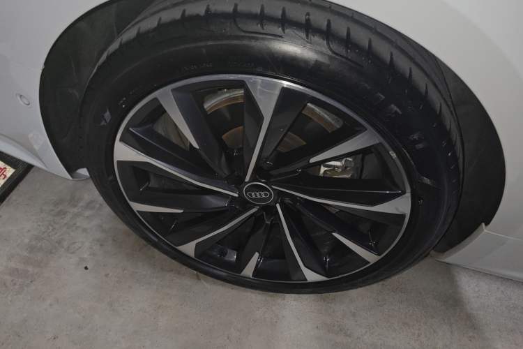 Used Audi A7L 2022 45 TFSI quattro S-line Paladin Right Rear Wheel Hub