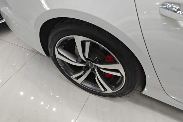 Used Audi A7L 2022 45 TFSI S-line Dream-Building Edition Right Rear Wheel Hub